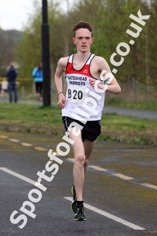 Senior mens relay, Elswick Good Friday Road Races. Photo: David T. Hewitson/Sports for All Pics
